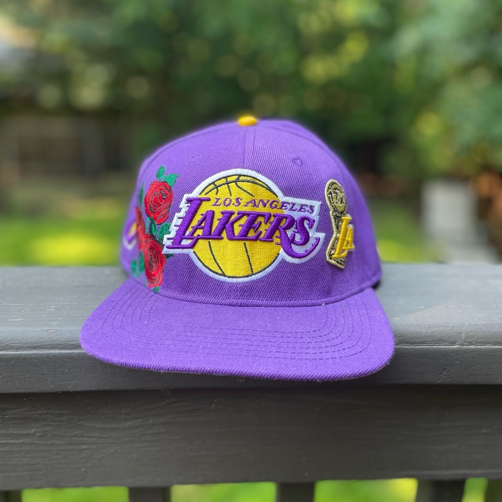 Vintage Gem! NBA Los Angeles Lakers Snapback Luxury Collection Men Hat Cap